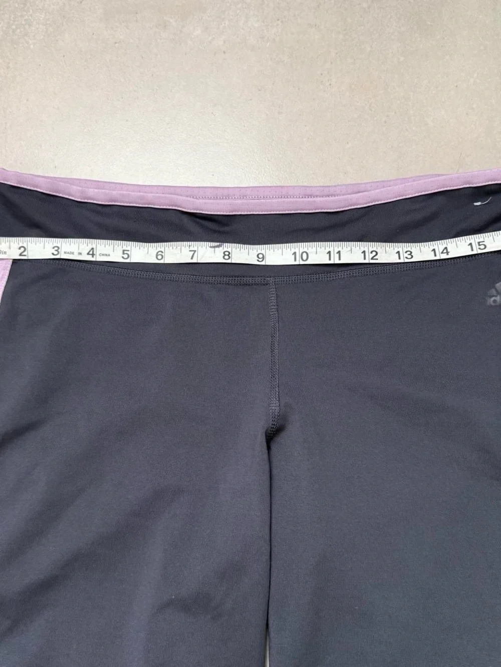 Y2K Adidas Capris Sporty It-Girl cropped track pants athletic yoga pants